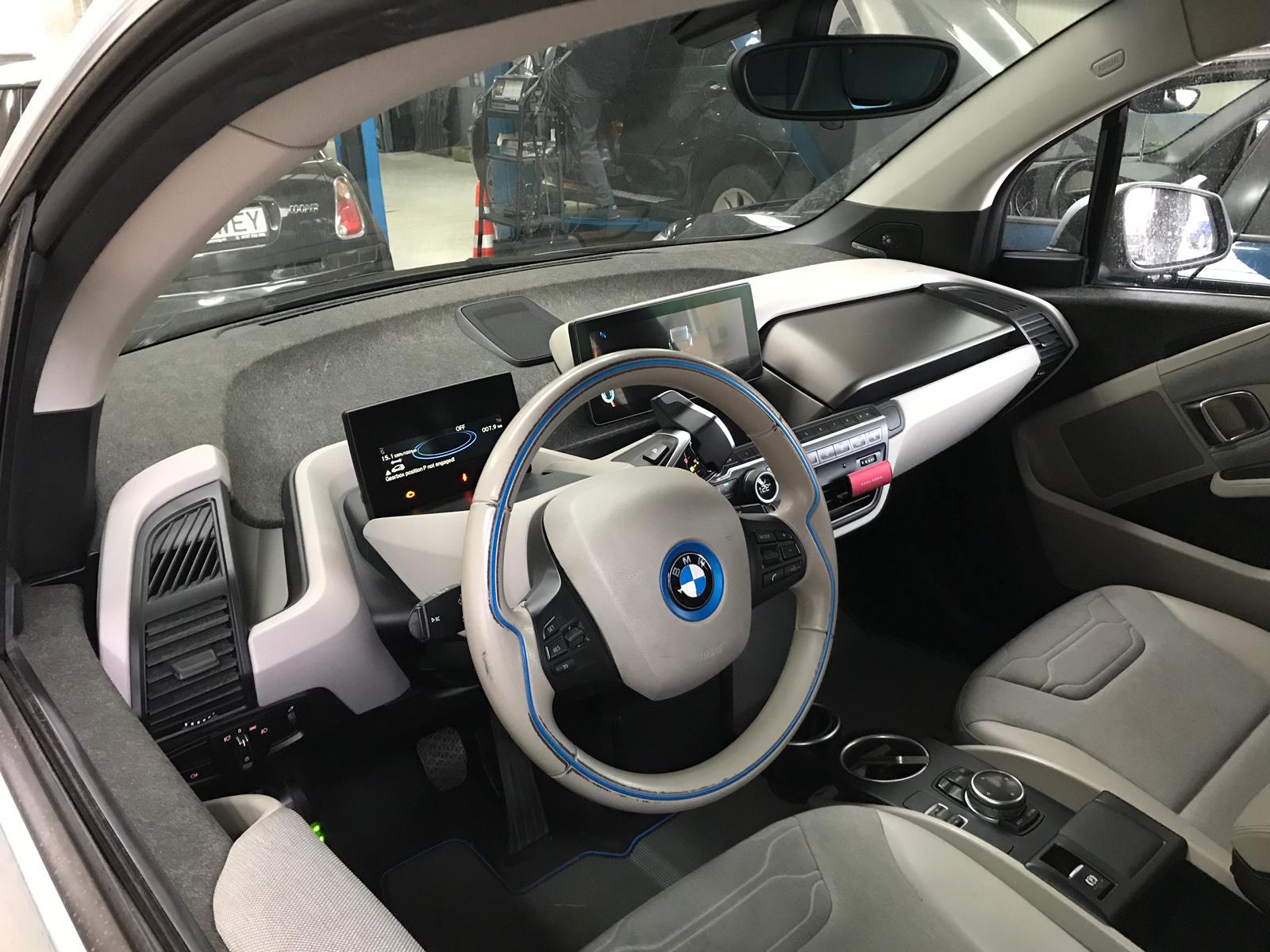 Resoftare pe un BMW i3: ce se schimbă și ce nu