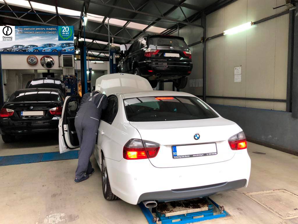 La câți km se face revizia la un BMW în România?