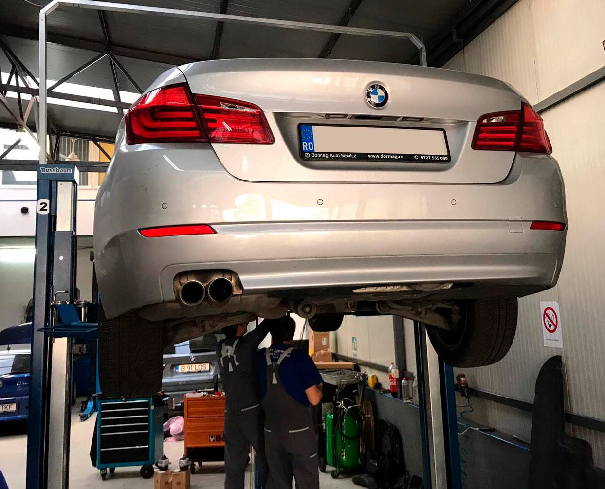 Vibrații în volan la relanti? Verifică tampoanele de motor